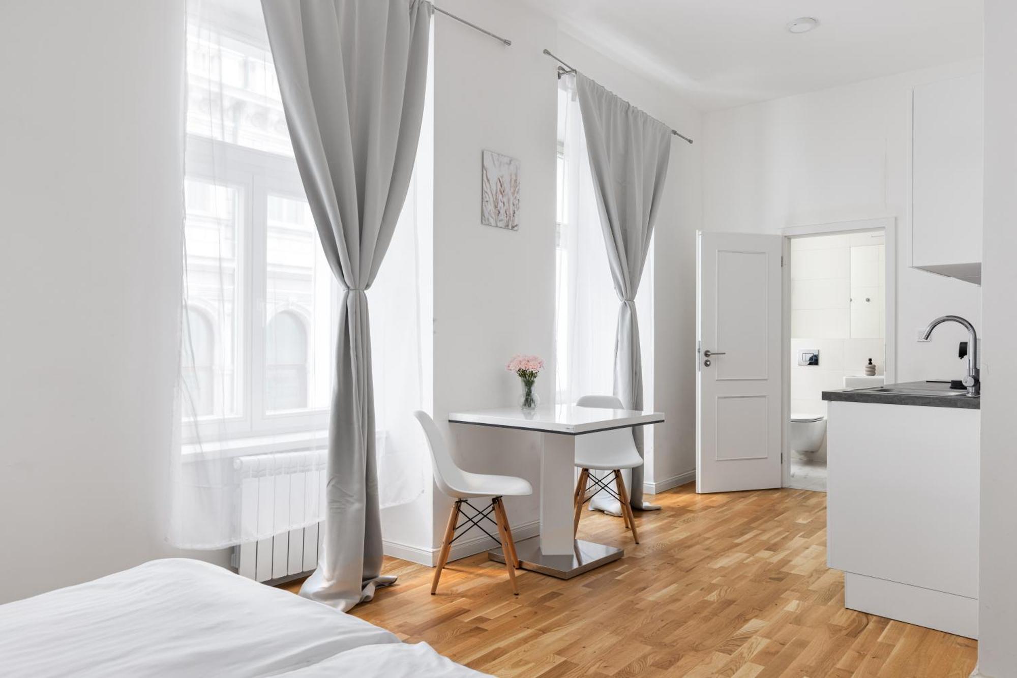 Stay2Gether Beige Nest - Metro Florenc براغ المظهر الخارجي الصورة
